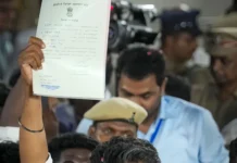 தமிழகத்தில் தவெக அலை: 108 தொகுதிகளில் வெற்றி பெற்று அசத்திய விஜய்!